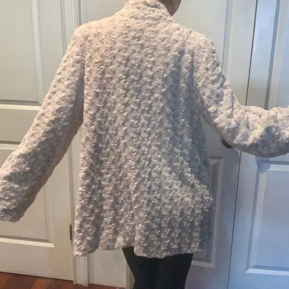 Glamorous Dennis Basso faux Persian lamb coat - Picture 11 of 15